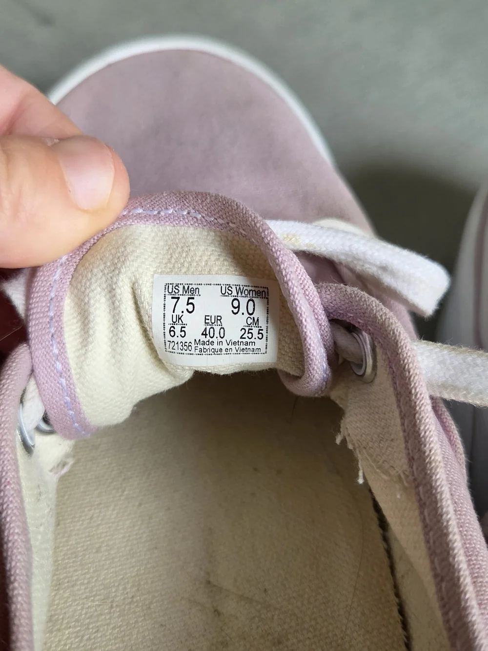 Vans low top